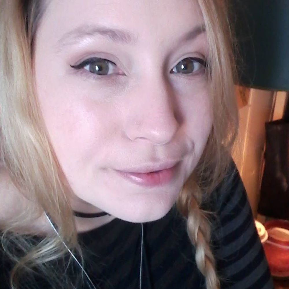 Meet your Posher, Crystal